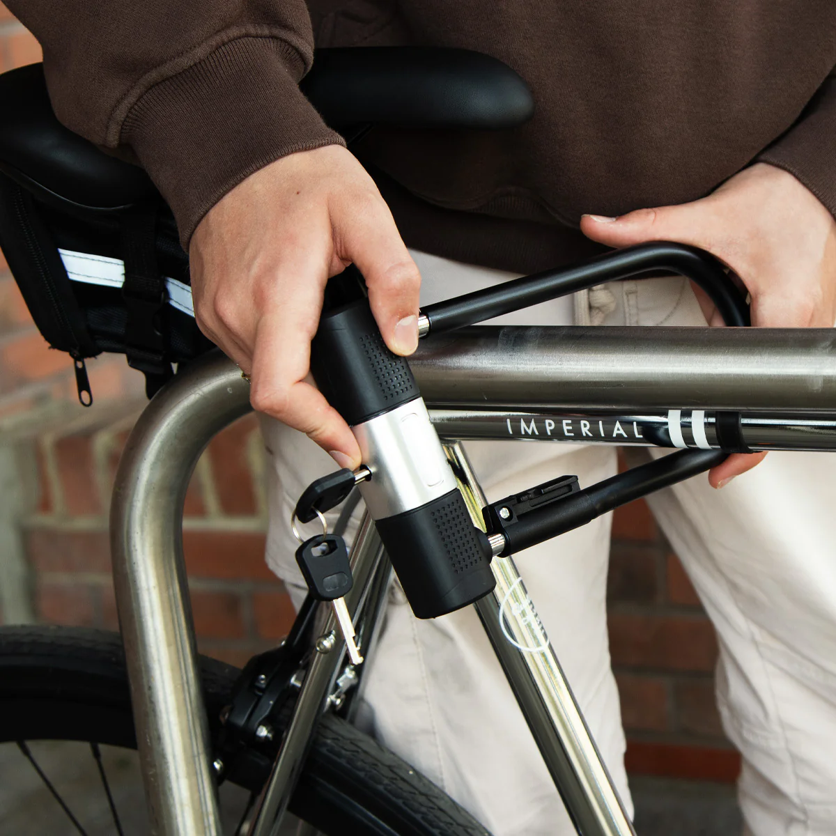 Quella Heavy Duty D-Lock - Image 3