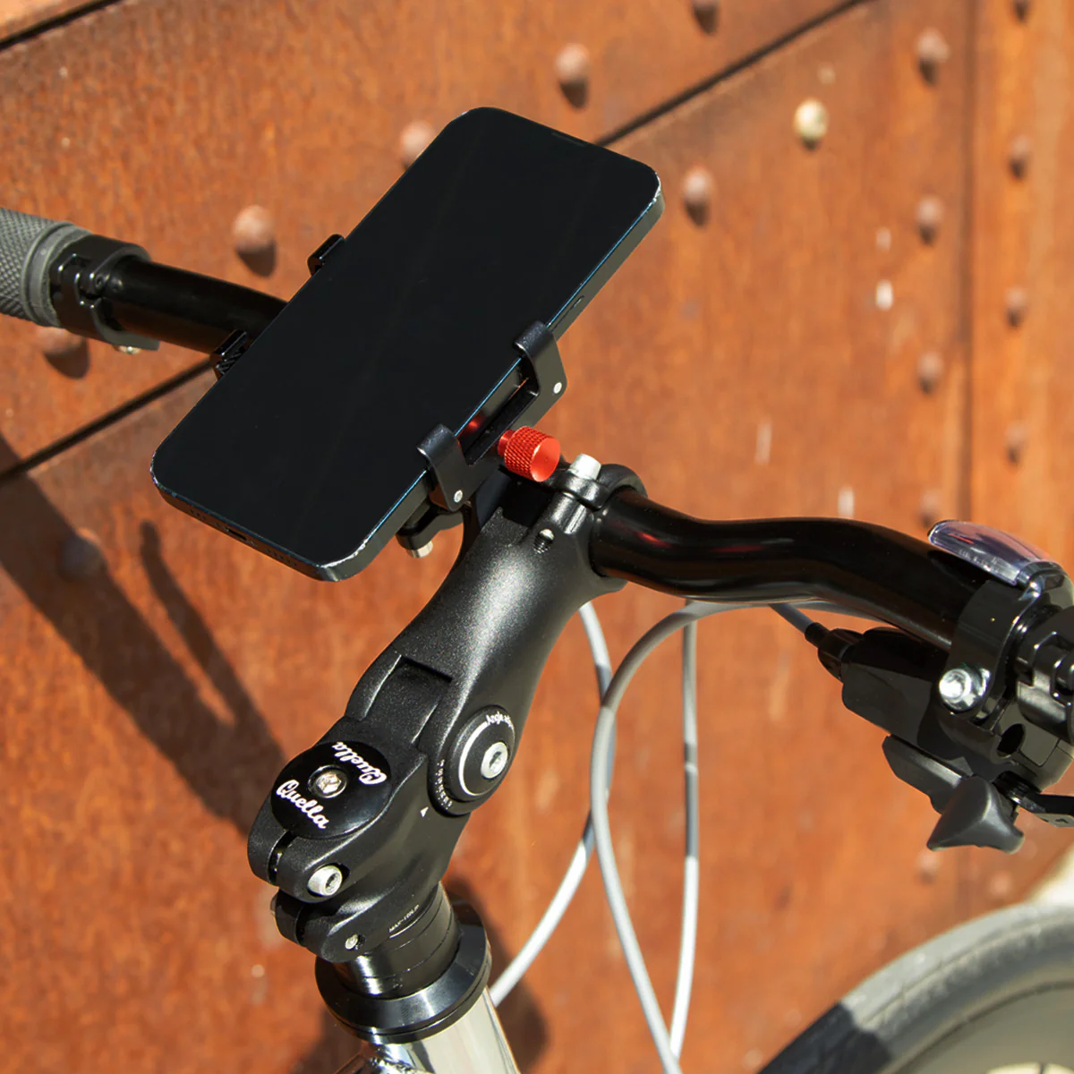 Quella Phone holder - Black or Silver - Image 3