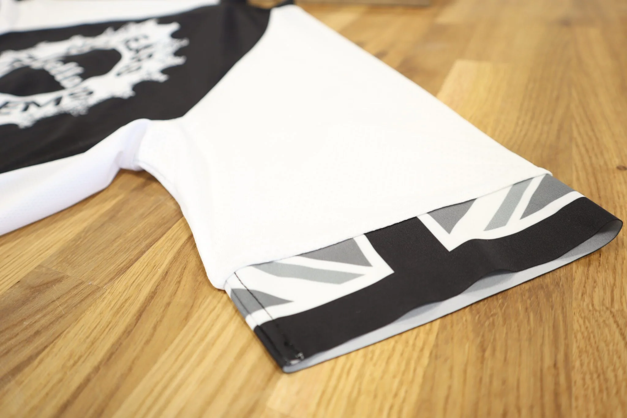 Quella 'No Gears, No Problems' Short Sleeve Cycling Jersey - Image 2