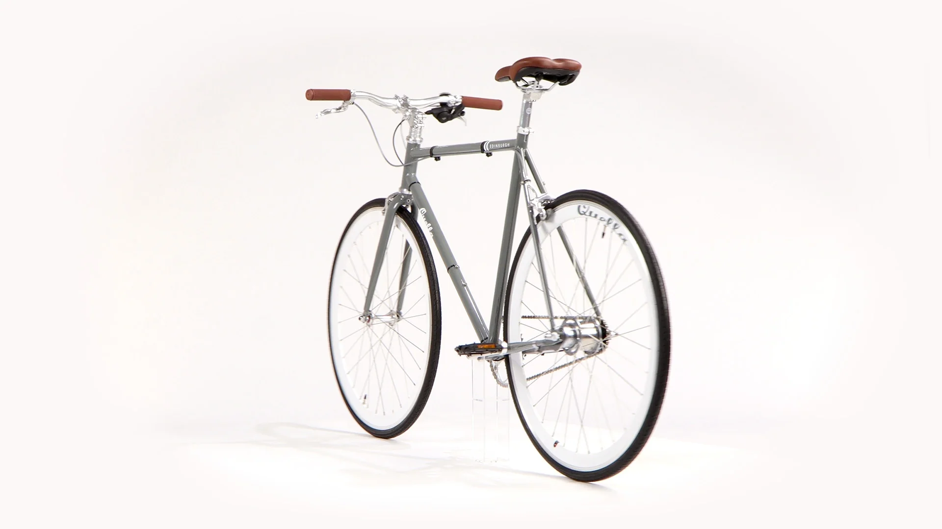 Varsity Edinburgh Classic Geared Bicycle - Image 40